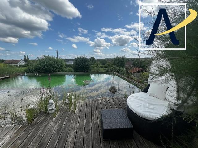 Maison de luxe de 7 pièces en vente à Offemont, France