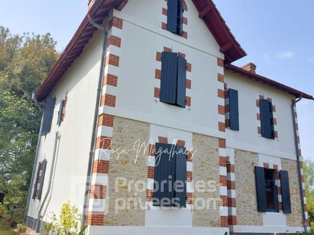 Maison de luxe de 7 pièces en vente à Bascons, France