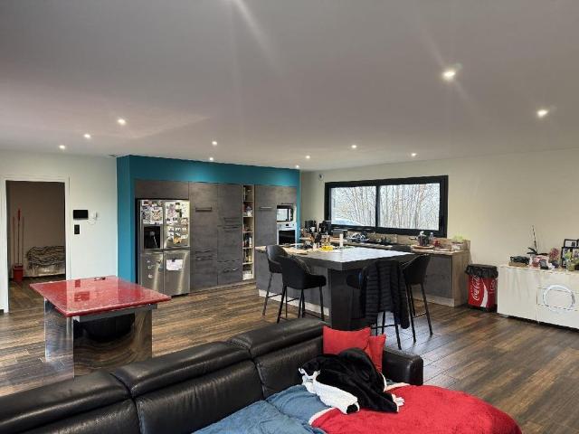 Maison de luxe de 7 pièces en vente à Bellevue la Montagne, France