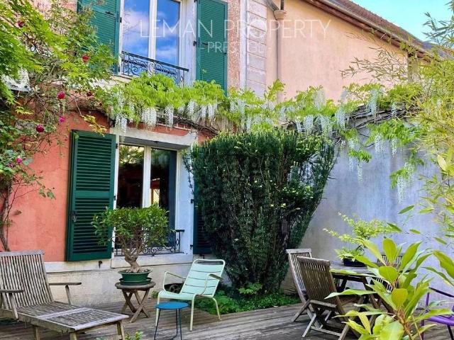 Maison de luxe de 7 pièces en vente à Chilly Mazarin, France