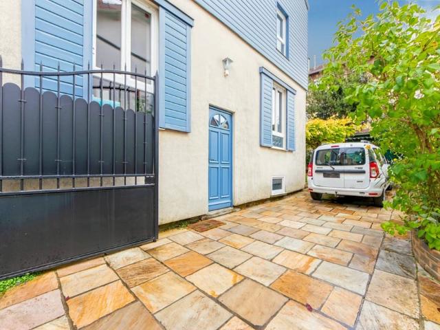 Maison de luxe de 7 pièces en vente à Clamart, France
