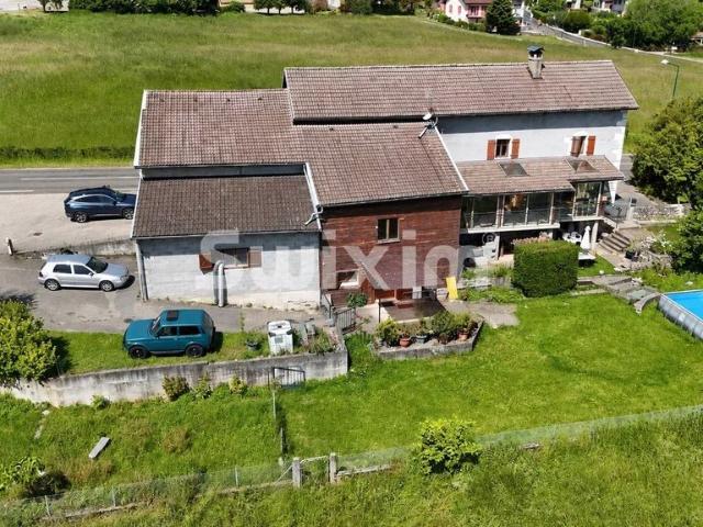 Maison de luxe de 7 pièces en vente à Collonges, Auvergne Rhône Alpes