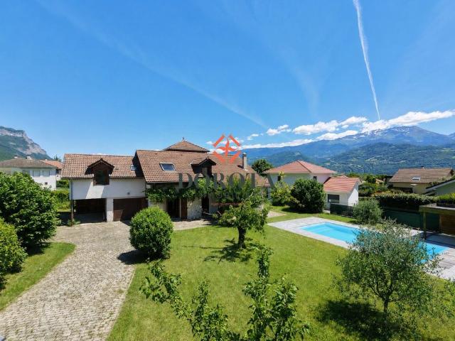 Maison de luxe de 7 pièces en vente à Crolles, Auvergne Rhône Alpes