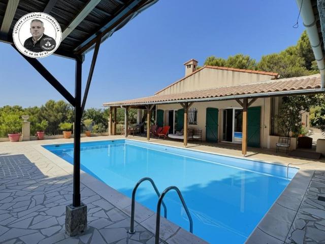 Maison de luxe de 7 pièces en vente à Draguignan, France