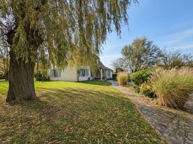 Maison de luxe de 7 pièces en vente à Ennetières en Weppes, France