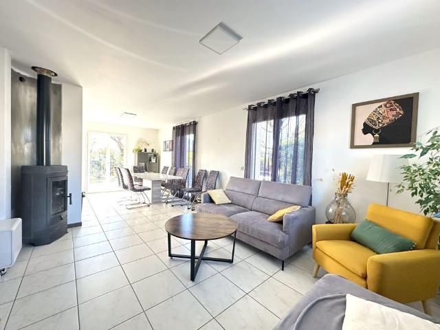 Maison de luxe de 7 pièces en vente à Épagny, France