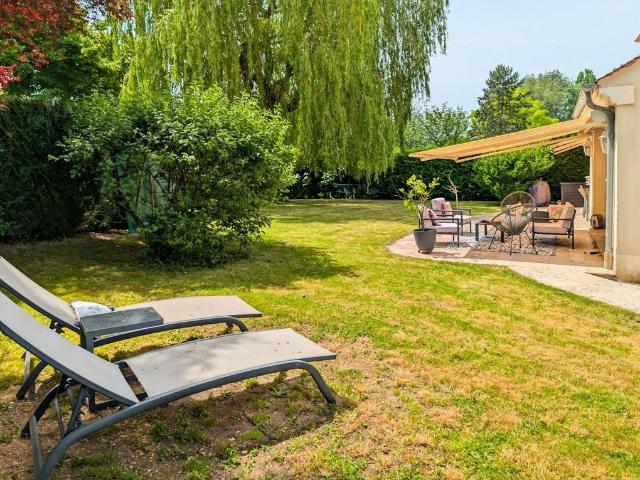 Maison de luxe de 7 pièces en vente à Feucherolles, France