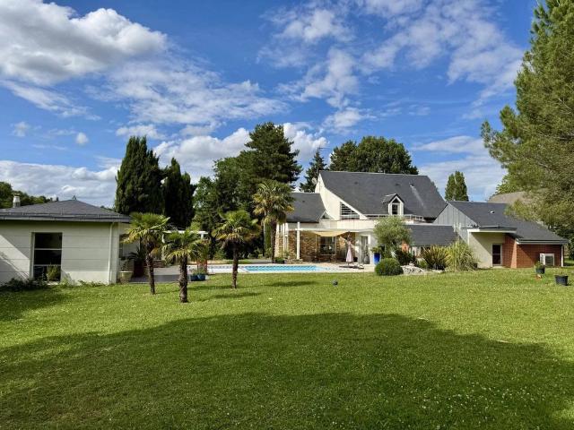Maison de luxe de 7 pièces en vente à Fondettes, Centre