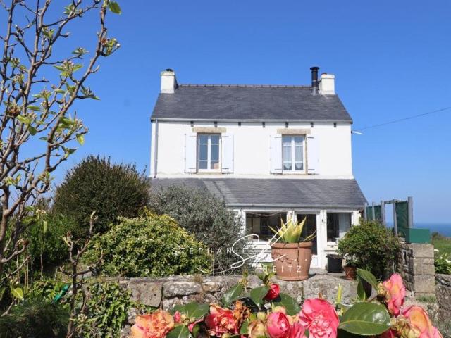 Maison de luxe de 7 pièces en vente à Guimaëc, Bretagne