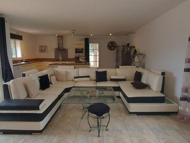 Maison de luxe de 7 pièces en vente à Générac, Occitanie