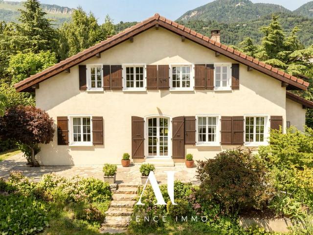 Maison de luxe de 7 pièces en vente à Gex, France