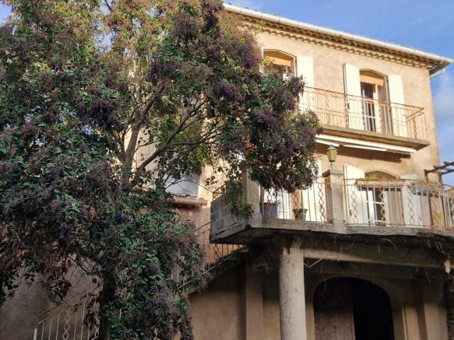 Maison de luxe de 7 pièces en vente à Gignac, France