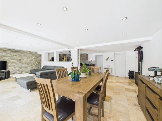 Maison de luxe de 7 pièces en vente à Grasse, France