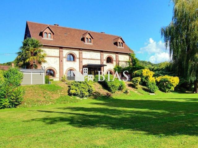 Maison de luxe de 7 pièces en vente à Hénouville, France