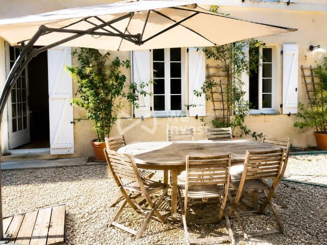 Maison de luxe de 7 pièces en vente à La Lande de Fronsac, Nouvelle Aquitaine