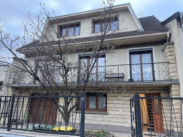Maison de luxe de 7 pièces en vente à Le Blanc Mesnil, France