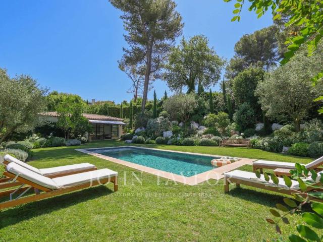 Maison de luxe de 7 pièces en vente à Le Cannet, France