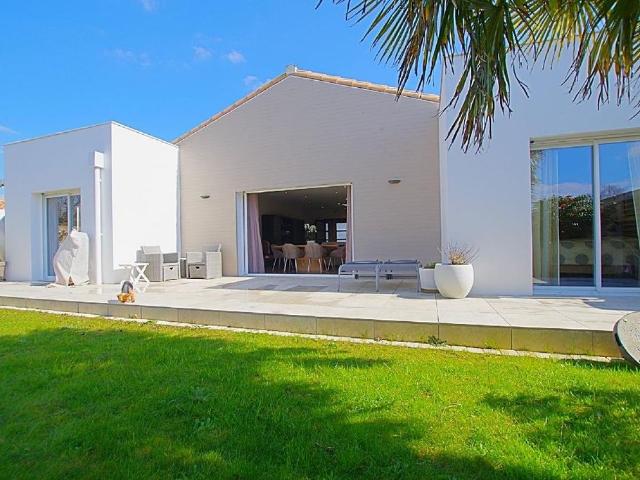 Maison de luxe de 7 pièces en vente à Les Sables d'Olonne, Pays de la Loire