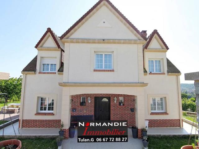 Maison de luxe de 7 pièces en vente à Louviers, France