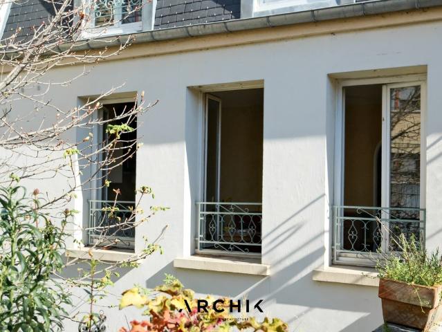 Maison de luxe de 7 pièces en vente à Pantin, France