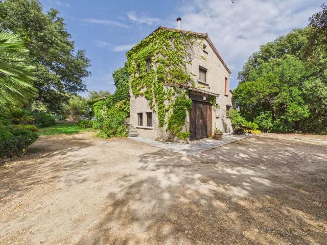 Maison de luxe de 7 pièces en vente à Peri, Corse