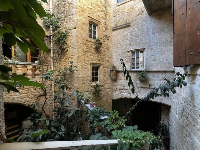 Maison de luxe de 7 pièces en vente à Poussan, Occitanie