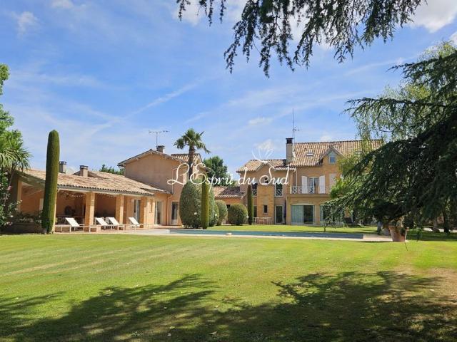 Maison de luxe de 7 pièces en vente à Rabastens, France