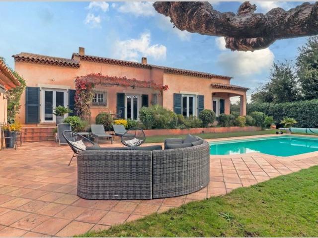 Maison de luxe de 7 pièces en vente à Roquebrune sur Argens, Provence Alpes Côte d'Azur