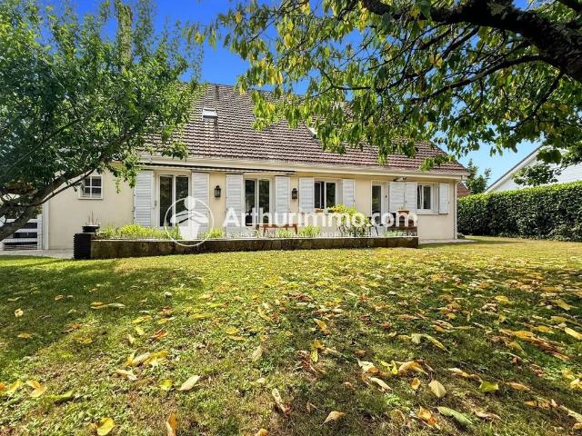 Maison de luxe de 7 pièces en vente à Saint Germain lès Corbeil, Île de France