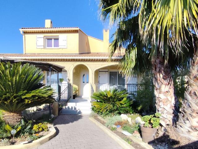 Maison de luxe de 7 pièces en vente à Saint Gervasy, Occitanie