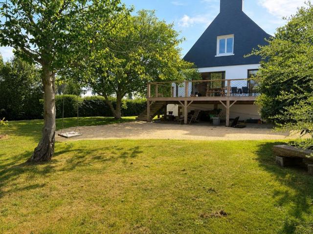 Maison de luxe de 7 pièces en vente à Saint Quay Perros, France