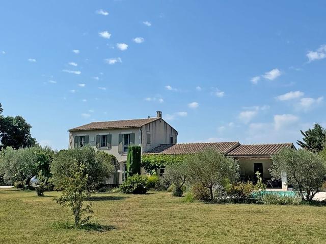 Maison de luxe de 7 pièces en vente à Saint Rémy de Provence, France