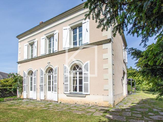 Maison de luxe de 7 pièces en vente à Segré, France