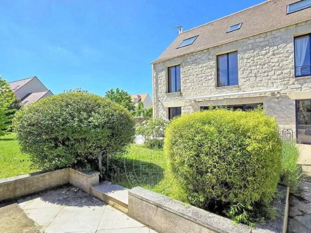 Maison de luxe de 7 pièces en vente à Senlis, Hauts de France