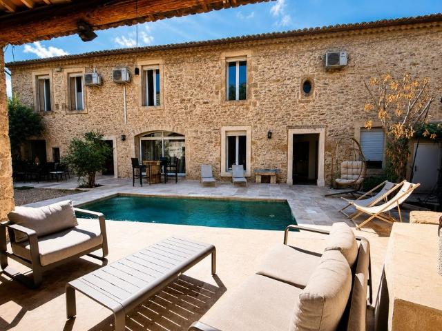 Maison de luxe de 7 pièces en vente à Vergèze, France