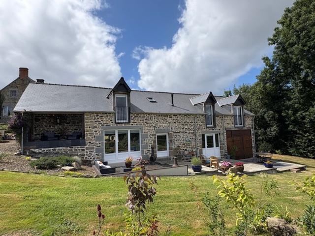 Maison de luxe de 7 pièces en vente à Vire, Normandie