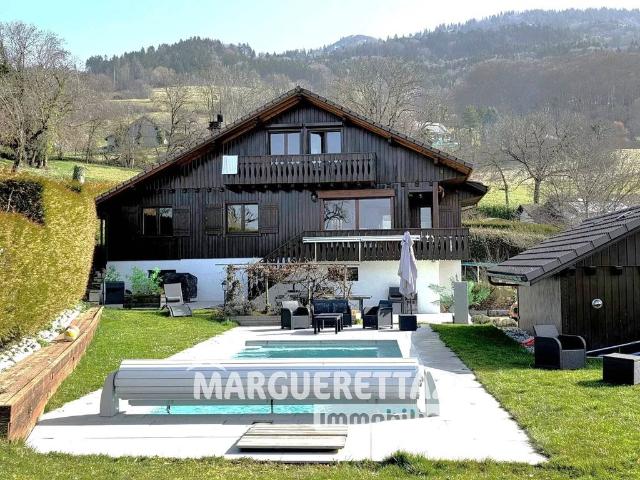 Maison de luxe de 7 pièces en vente à Viuz en Sallaz, France