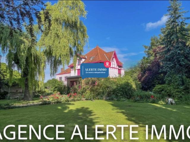 Maison de luxe de 7 pièces en vente à Wavrin, France