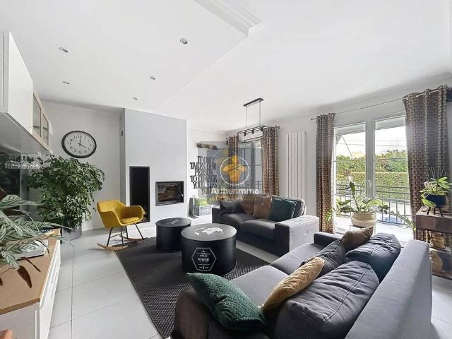 Maison de luxe en vente à Yerres, France