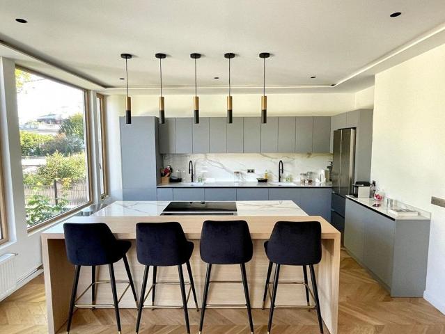 Maison de luxe de 7 pièces en location à Meudon, France