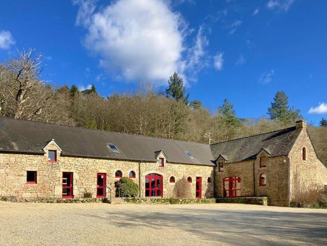 Maison de luxe de 890 m2 en vente Le Faouët, France