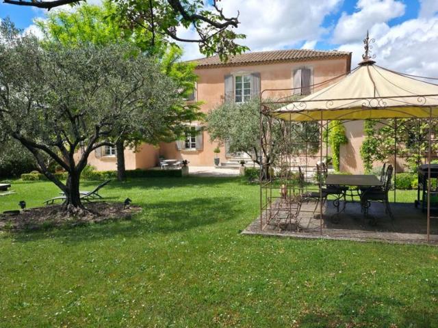 Maison de luxe de 8 pièces en vente à Malaucène, Provence Alpes Côte d'Azur