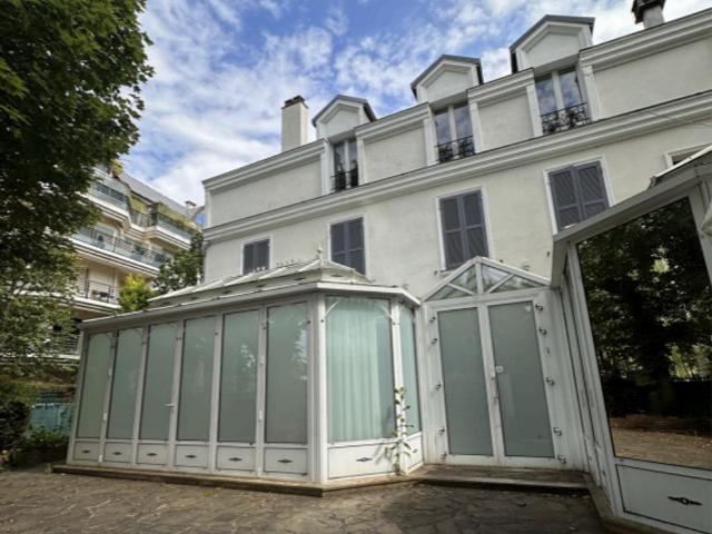 Maison de luxe de 8 pièces en vente à Neuilly sur Seine, Île de France