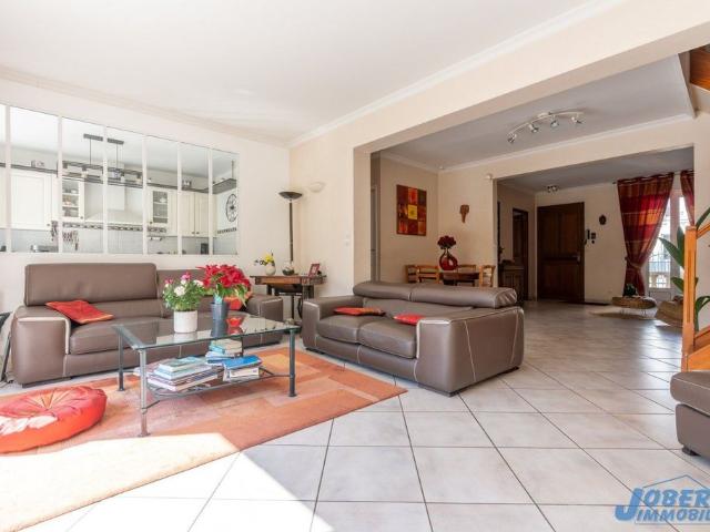 Maison de luxe de 8 pièces en vente à Nogent sur Marne, Île de France