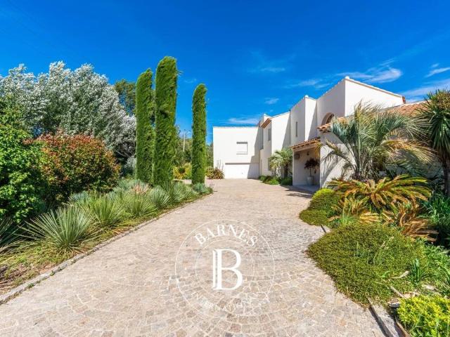 Maison de luxe de 8 pièces en vente à Aix en Provence, France