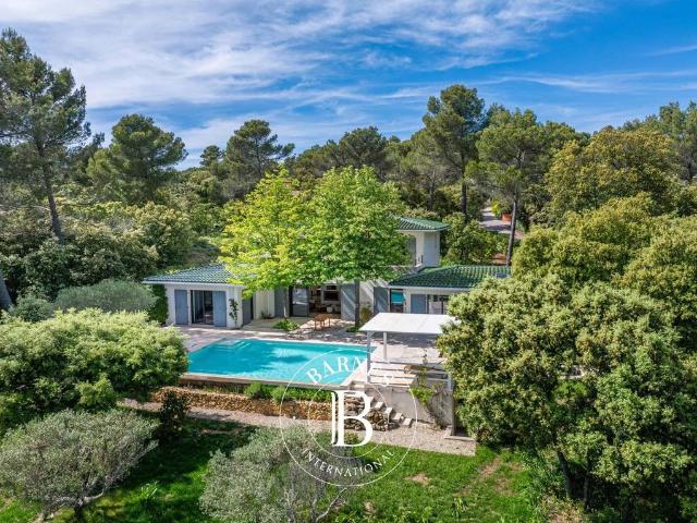 Maison de luxe de 8 pièces en vente à Aix en Provence, France