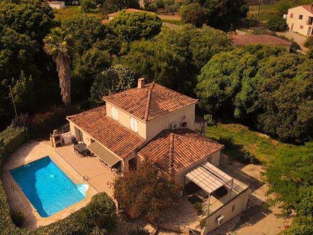 Maison de luxe de 8 pièces en vente à Appietto, France