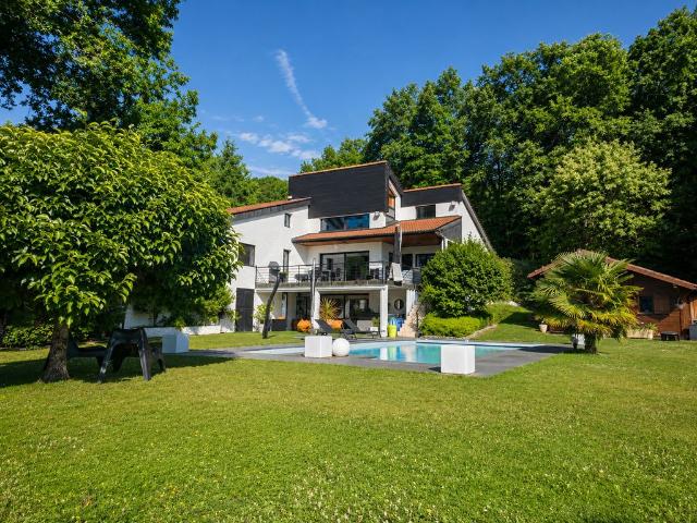 Maison de luxe de 8 pièces en vente à Armoy, France