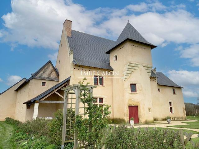 Maison de luxe de 8 pièces en vente à Baugé en Anjou, Pays de la Loire