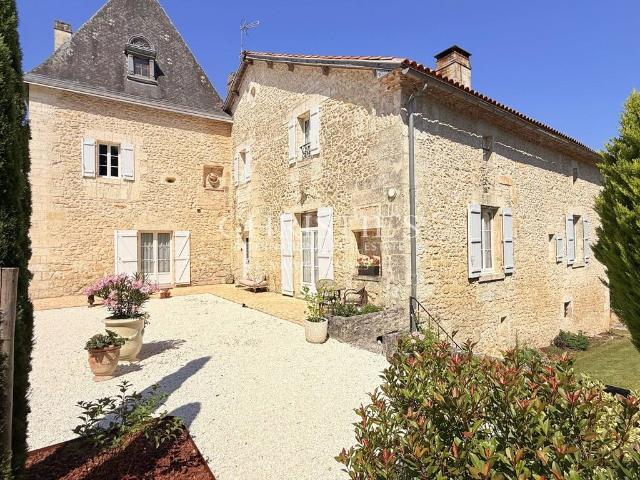 Maison de luxe de 8 pièces en vente à Brantôme, Nouvelle Aquitaine